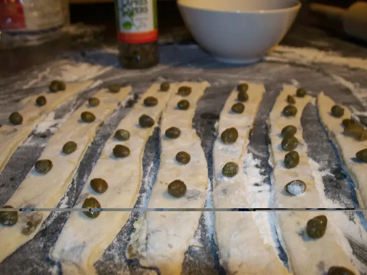 Хворост к пиву из крабового мяса с каперсами: шаг 4