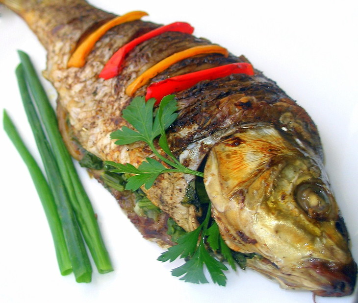 Рыба фаршированная шпинатом и паприкой: шаг 2