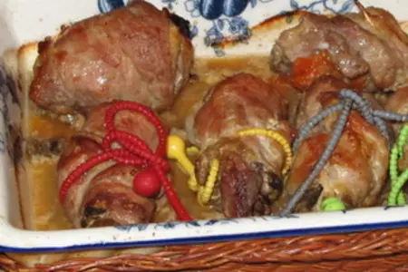 Мясные рулетики с начинкой двух видов: шаг 4