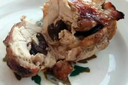Замаринованная курица, фаршированная черносливом.: шаг 5