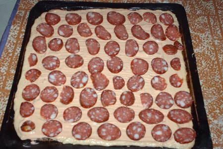 Пицца с колбаской: шаг 3