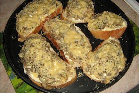Вариация на тему горячих бутербродов. теперь с маслом и грибами: шаг 1
