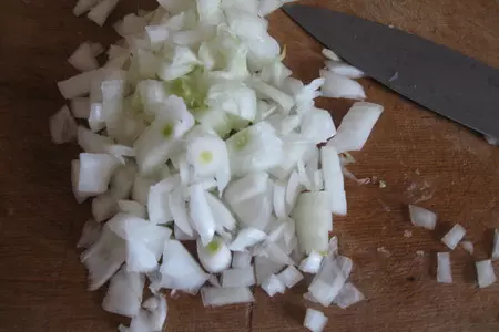 Капуста тушенная с солеными огурчиками: шаг 2