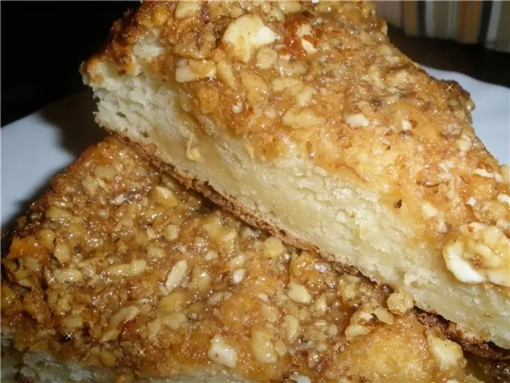Творожный пирог с медом и орехами: шаг 4