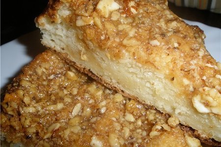 Творожный пирог с медом и орехами: шаг 4