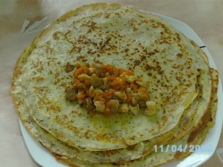 Фаршированные блины из кабачков с мясной начинкой: шаг 3