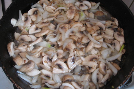 Рисовая вермишель с курицей и грибами: шаг 7