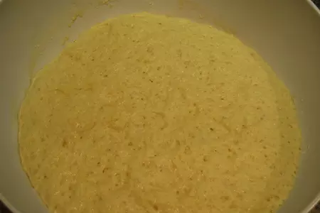Кулич с маком и вишней: шаг 1