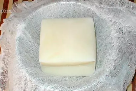 Нежный творог из простокваши: шаг 2