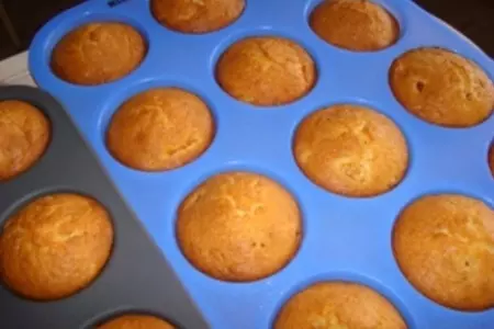 Творожные маффины с курагой: шаг 3