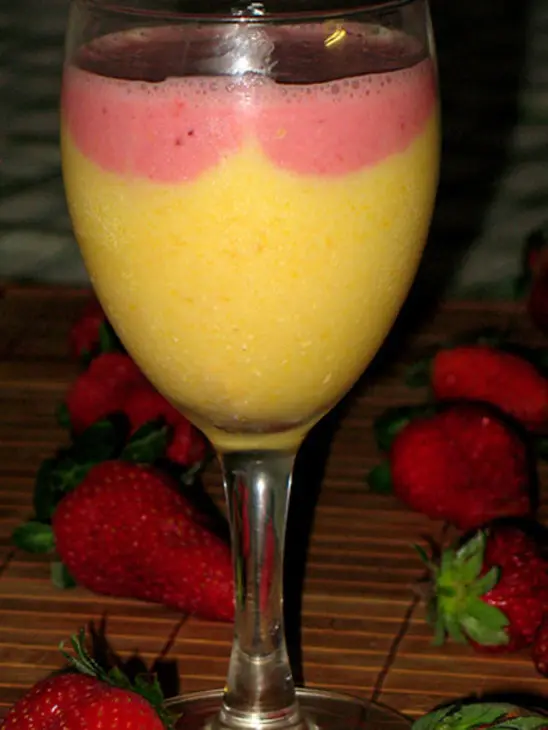 Персиково-клубничный-smoothie: шаг 1