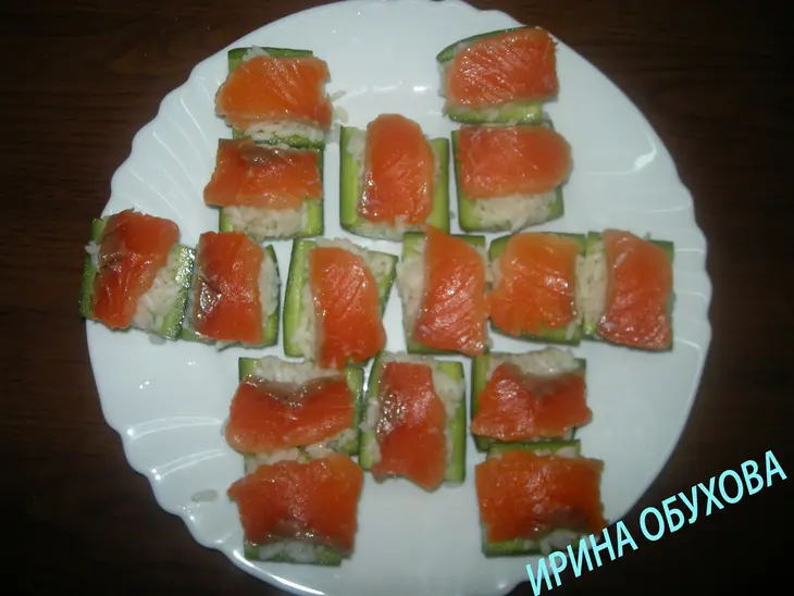 Роллы из огурца: шаг 1