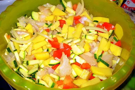 Рыбка с овощами.: шаг 2