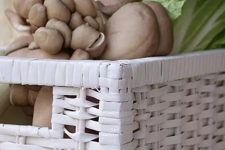 Куриные сердечки и печенка с китайской капустой: шаг 1