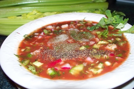 Канадский холодный суп с креветками на томатном соке за 5 минут: шаг 6