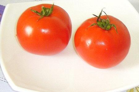 Омлет.. или помидоры фаршированные: шаг 1