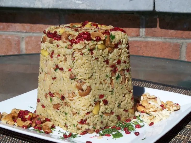 Праздничный рис с орехами и барбарисом: шаг 1