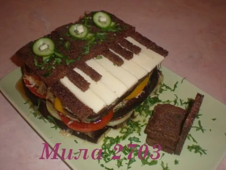 «пианино» салат из печеных овощей с сыром и гренками: шаг 5