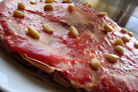 Блинный пирог с "brie" и клубникой.: шаг 2