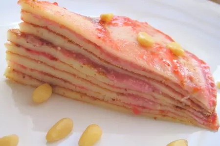 Блинный пирог с "brie" и клубникой.: шаг 3
