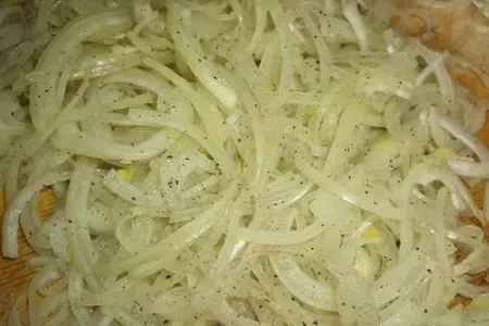 Куриные окорочка тушеные с луком: шаг 3