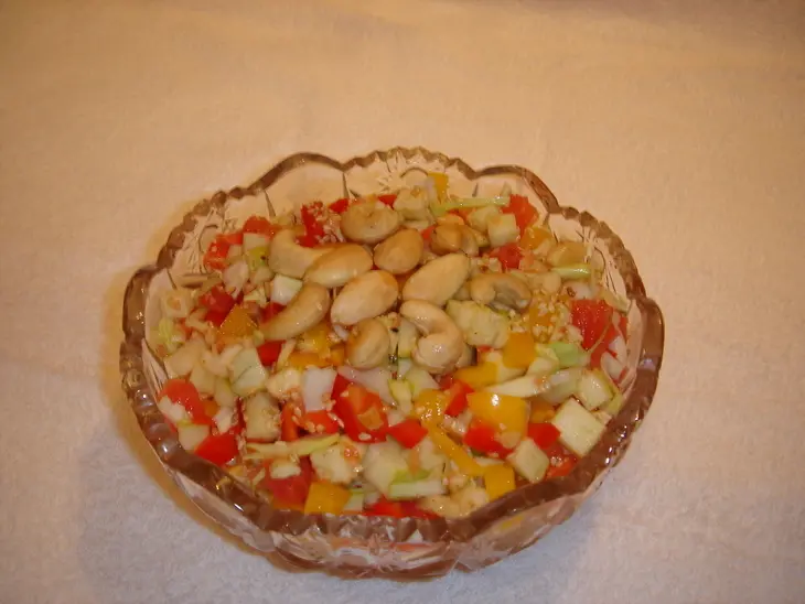 Салат с грейпфрутом  и яблоком: шаг 3