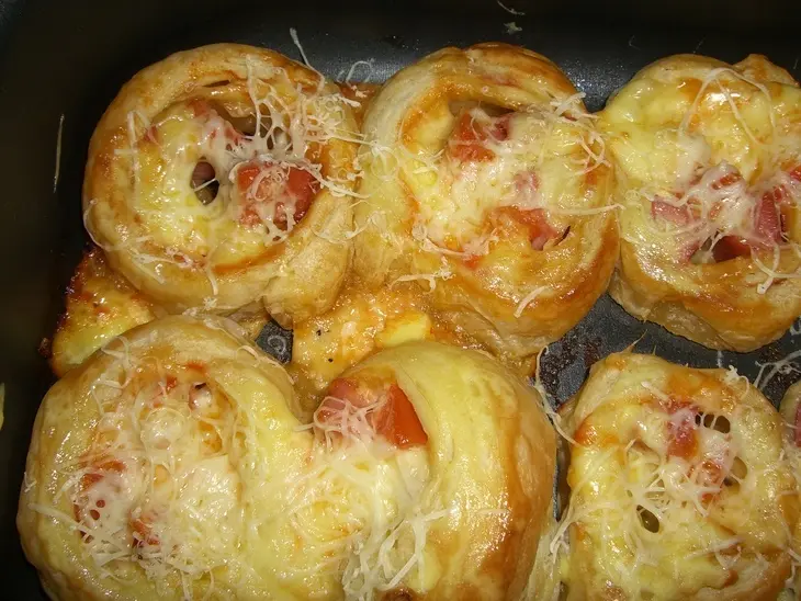 Розочки - мини пиццы: шаг 8