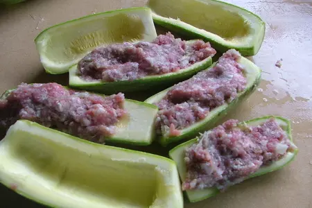 Кисло-сладкие фаршированные кабачки: шаг 1