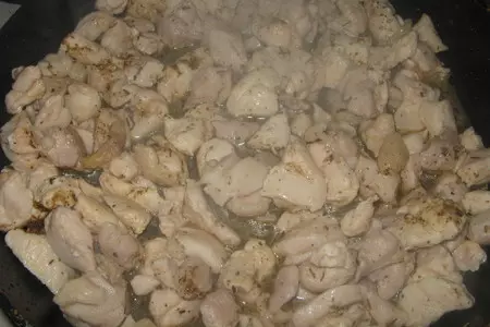 Жаркое в горшочке из курицы и капусты.: шаг 5