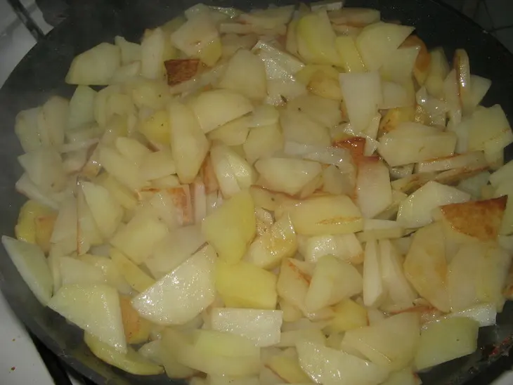 Жаркое в горшочке из курицы и капусты.: шаг 6