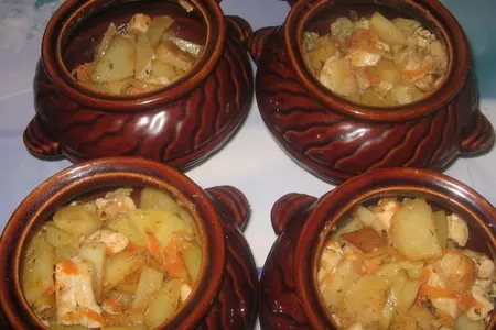 Жаркое в горшочке из курицы и капусты.: шаг 8