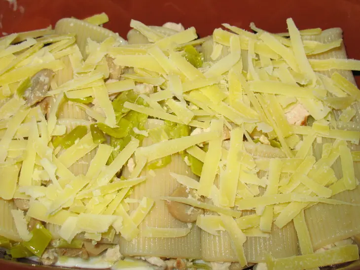 Канеллони с курицей и грибами: шаг 6