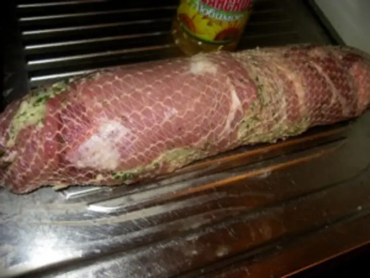 Рулет из свинины с грушами и сыром: шаг 5