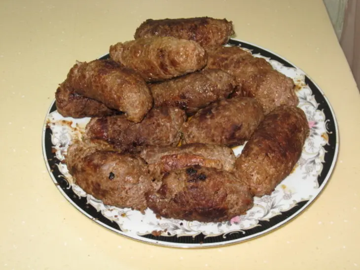 Мясные рулетики и клецки со сливами: шаг 4