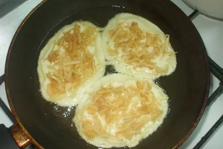 Оладушки+яблочки сверху: шаг 1