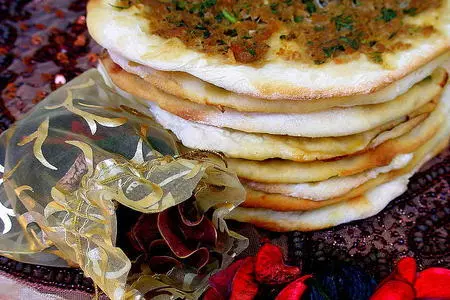 Лепёшки с рубленным мясом "лахмаджун": шаг 1