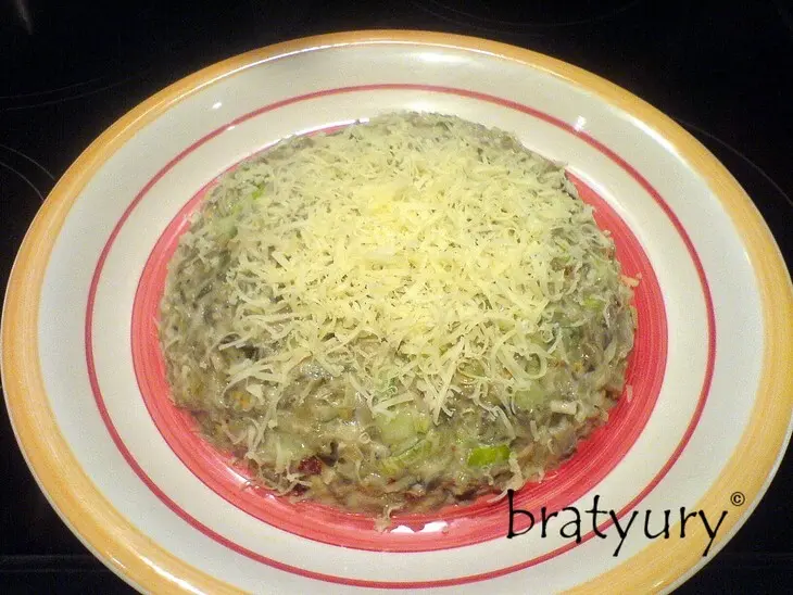 Салат - не салат, закуска - не закуска, огурцы, лук, грибы - вкусно!: шаг 6