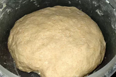 Улитки из творожного теста с изюмом и корицей: шаг 2