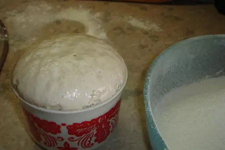 Хлеб с соусом из кориандра и соусом из вяленных помидор: шаг 2