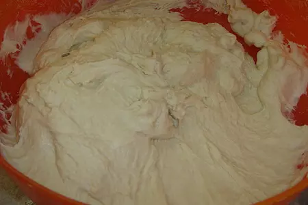 Хлеб с соусом из кориандра и соусом из вяленных помидор: шаг 3