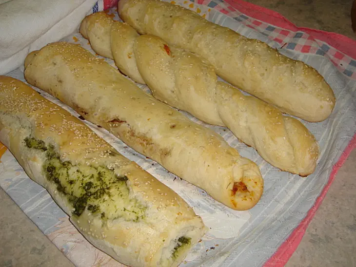 Хлеб с соусом из кориандра и соусом из вяленных помидор: шаг 7