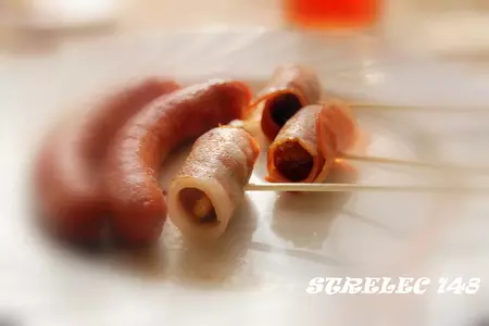 Закуска из фиников и миндаля в беконе.: шаг 1