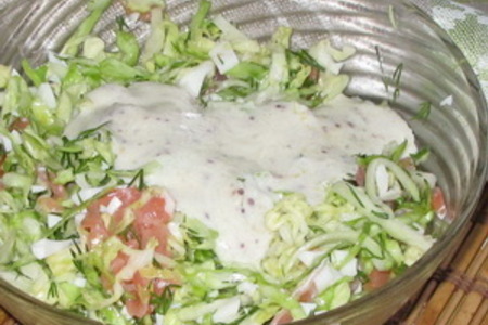 Салат из капусты с копченым лососем: шаг 4