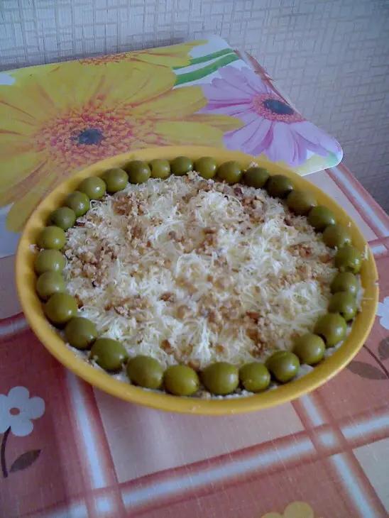 Салат из курицы с яблоком и курагой: шаг 5