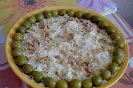 Салат из курицы с яблоком и курагой: шаг 5