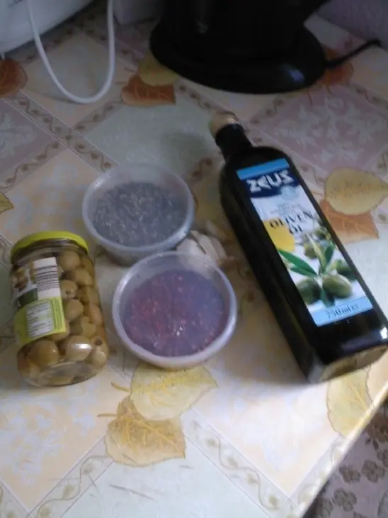 Оливковое пюре к мясу.: шаг 1