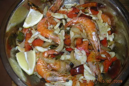 Мой любимый салат с королевскими креветками и овощами.: шаг 1