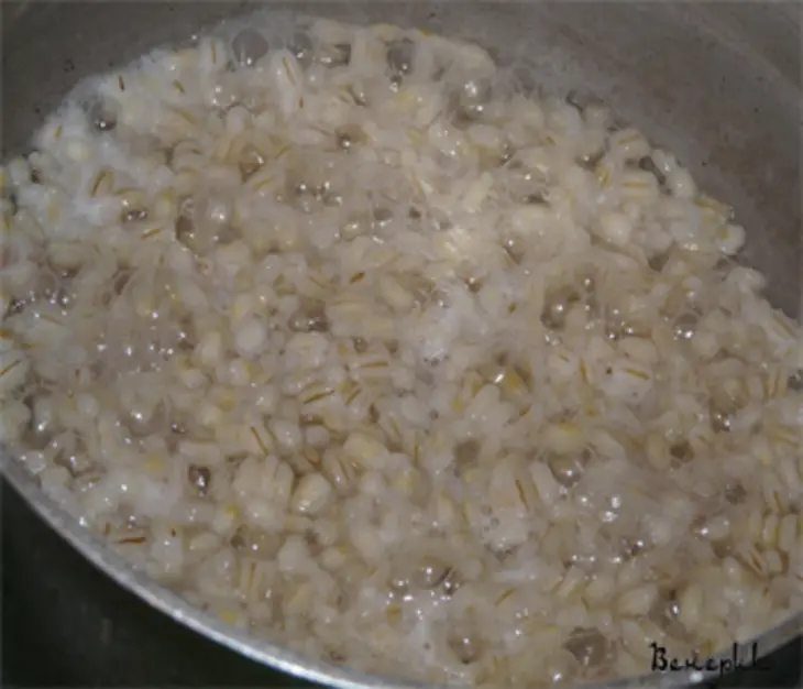 Рассольник из куриной голени с сыром "feta", в горшочке.: шаг 3