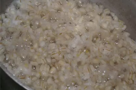 Рассольник из куриной голени с сыром "feta", в горшочке.: шаг 3