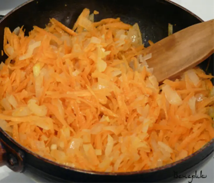 Рассольник из куриной голени с сыром "feta", в горшочке.: шаг 4